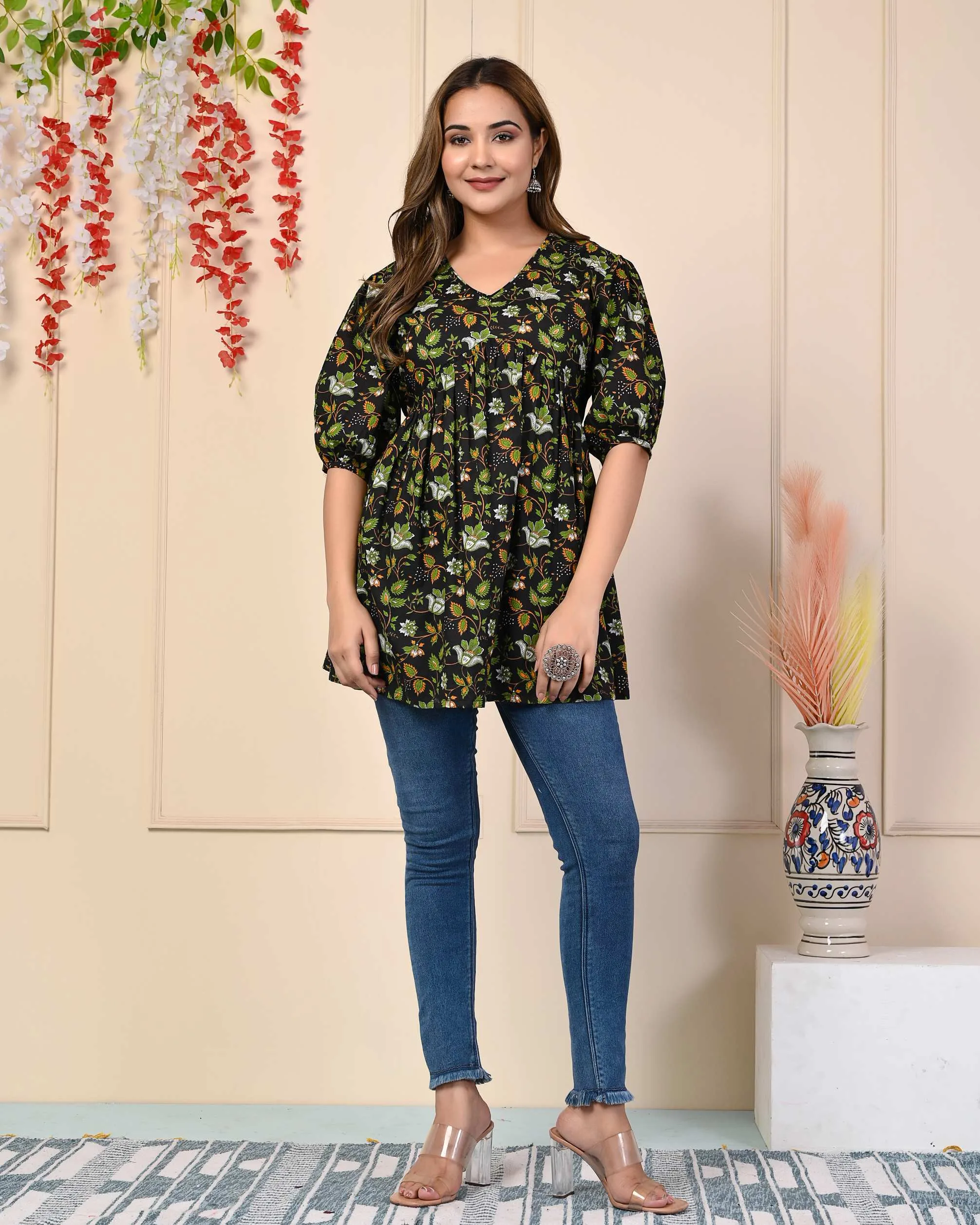 Dramatic herb green black